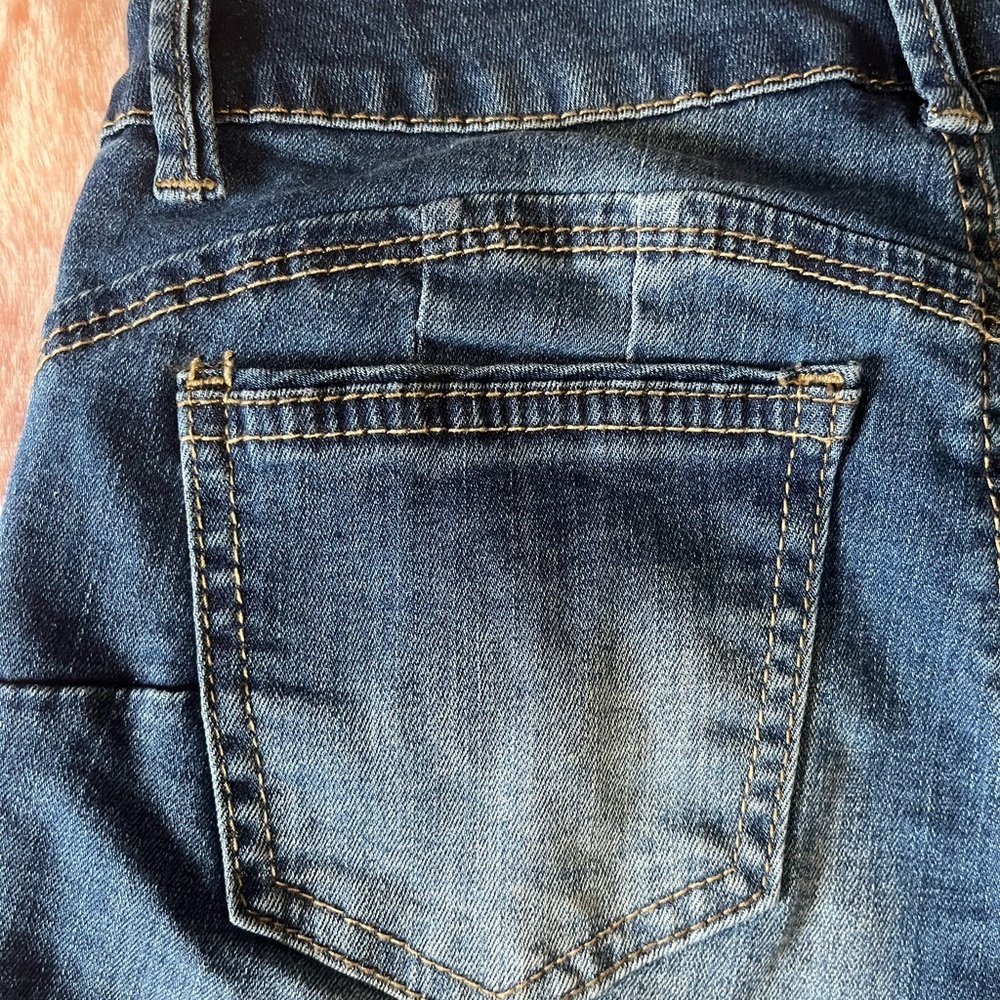 2 for $20 Forever 21 Women's Blue Denim Shorts - Picture 4 of 6